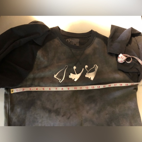 Raglan sleeve sweatshirt with Chrome Ancient Egyptian crowns sz Large Green Grey - Picture 9 of 16